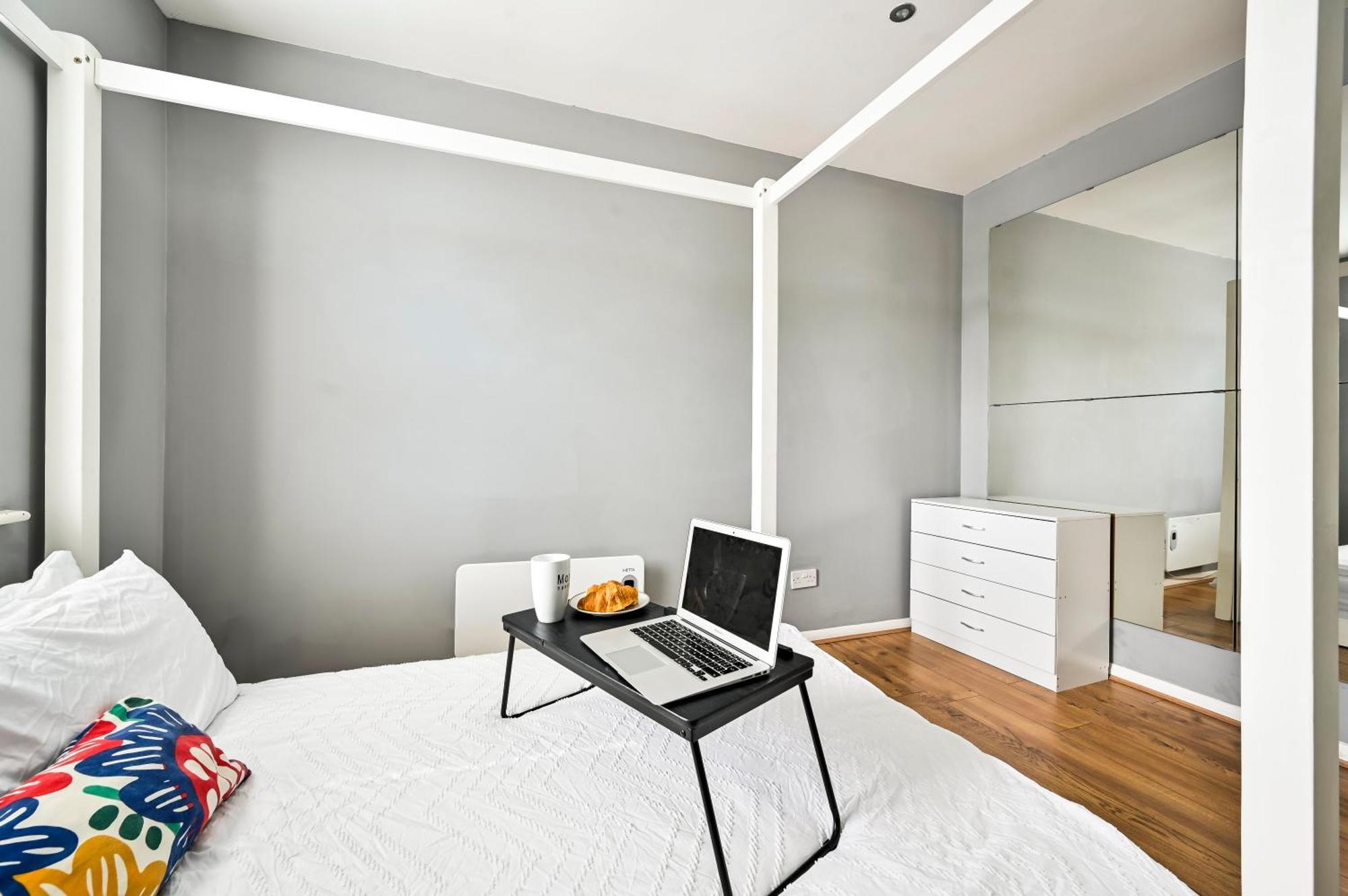 דירות לונדון Cosy 1-Bed E15, Sleeps 4, 1 Min From Tube Station Near O2 Arena מראה חיצוני תמונה