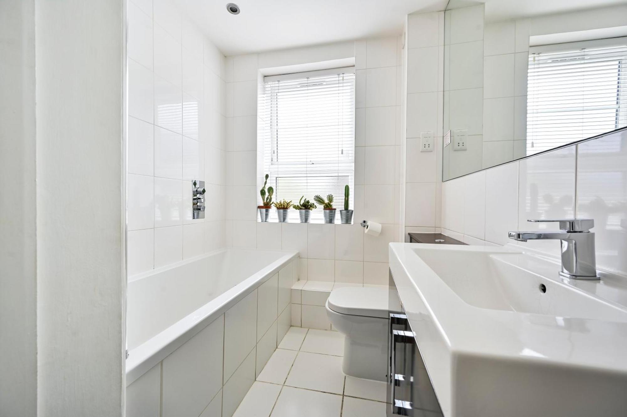 דירות לונדון Cosy 1-Bed E15, Sleeps 4, 1 Min From Tube Station Near O2 Arena מראה חיצוני תמונה